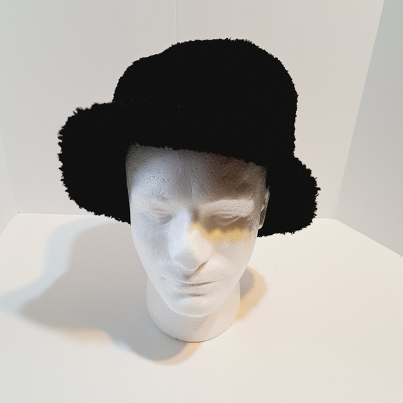Urban Outfitters Black Borg Teddy Bucket Hat - Picture 2 of 8